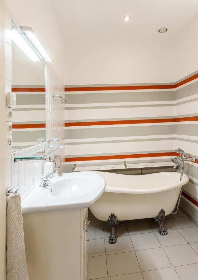 פראג City Centre Garden Apartment With Parking מראה חיצוני תמונה