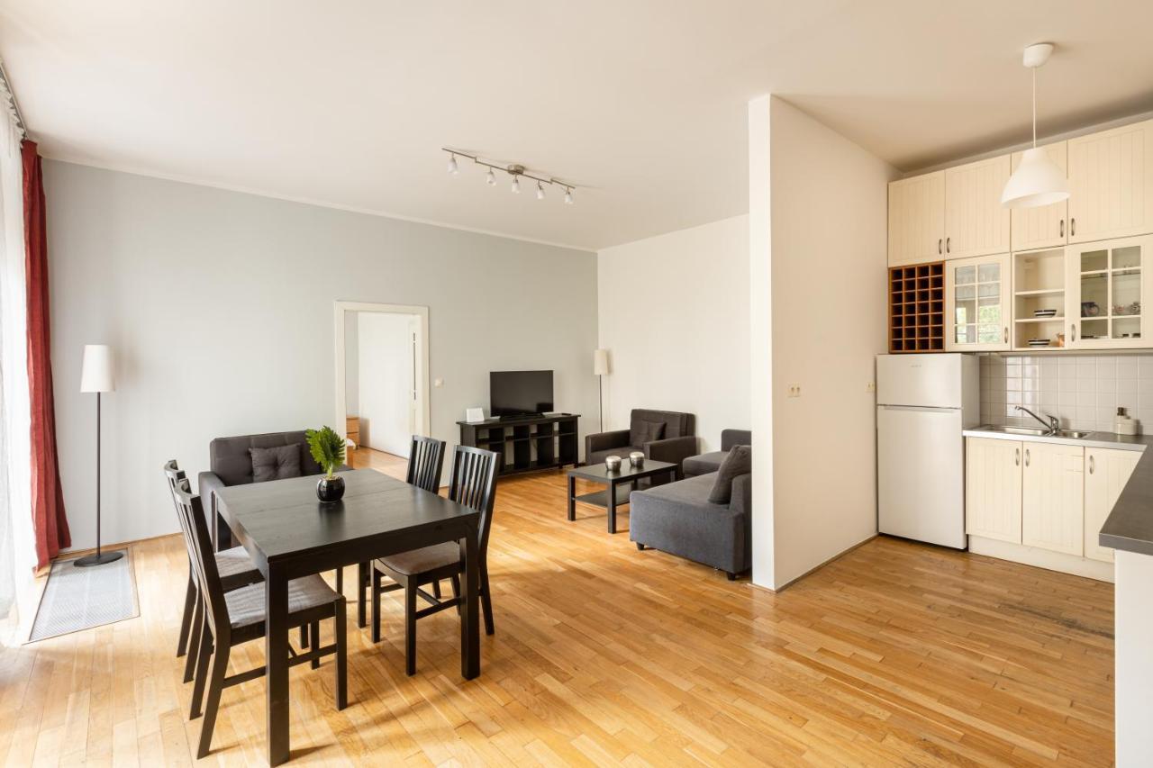 פראג City Centre Garden Apartment With Parking מראה חיצוני תמונה